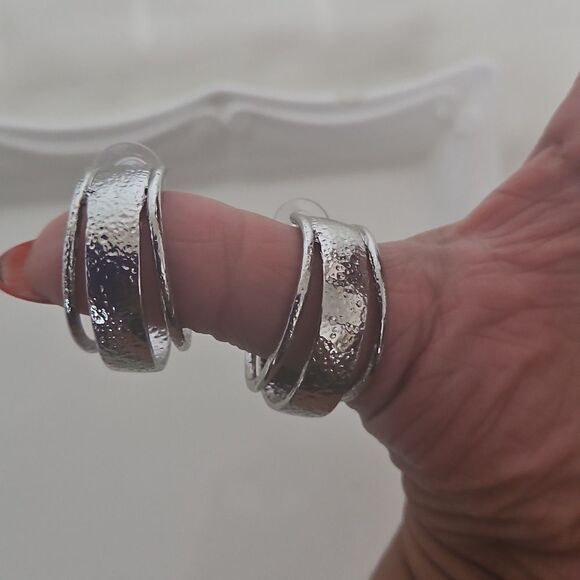 Guess Bundle Loop & Chandler Earrings Silver & Gold Plated - Picture 4 of 16